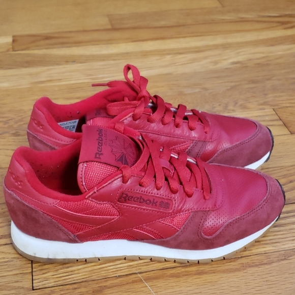 Red Reebok Classic - Picture 3 of 4